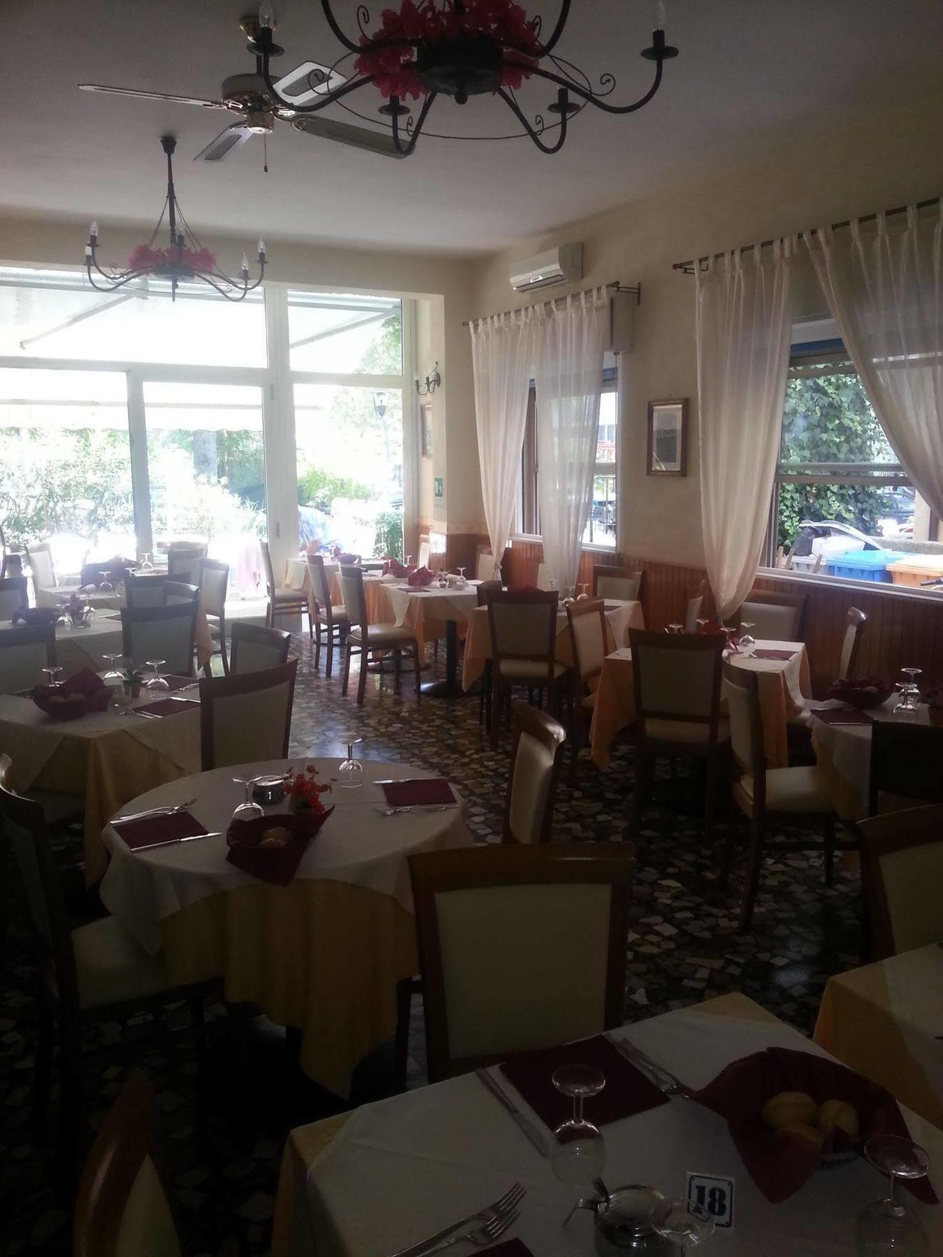 Mehari Rimini - Family Hotel Extérieur photo